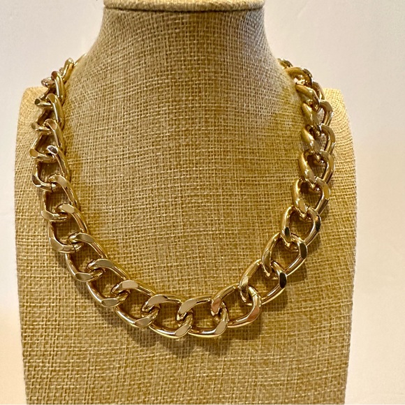 Chunky Gold Tone chain statement necklace - open links with lobster clasp - Picture 2 of 11